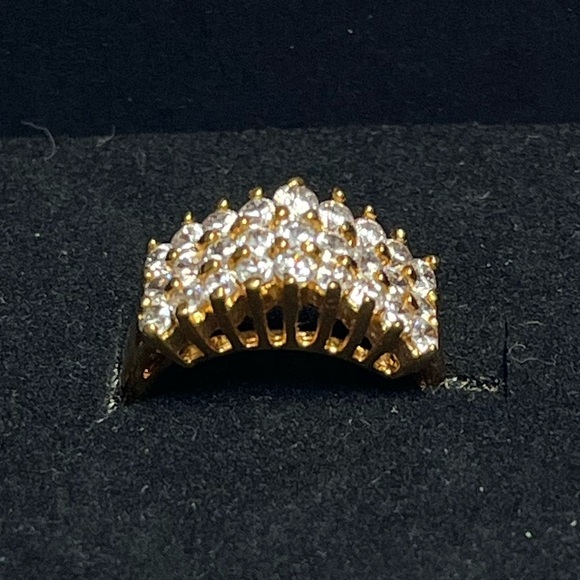 Gold tone ring - Picture 2 of 6